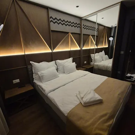 Lux * زلاتيبور